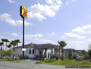 Super 8 Donna Hotel Buitenkant foto